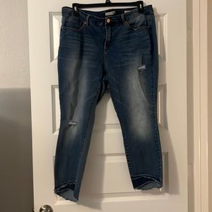 Code Bleu distressed Capri 18W raw hem stone wash casual plus size slimmer fit